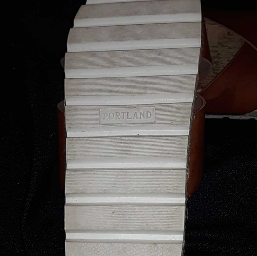 Slide/Sandals - Picture 8 of 8